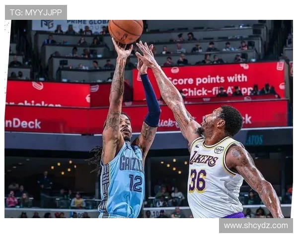 NBA季后赛焦点战！灰熊与湖人强强对决！