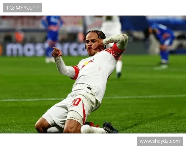 哈维西蒙斯的崛起与未来展望：年轻天才如何重塑足球格局